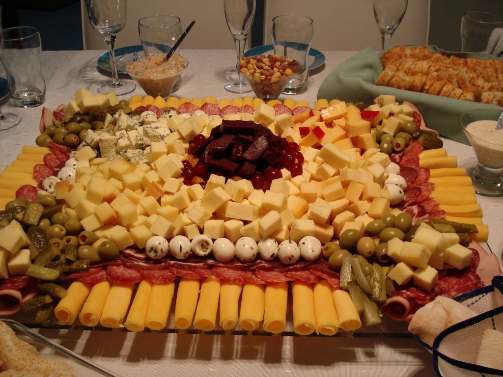 Como organizar queijos e vinhos