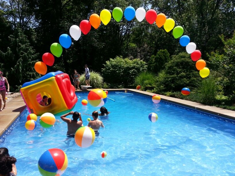 Temas de festas incríveis: festa na piscina