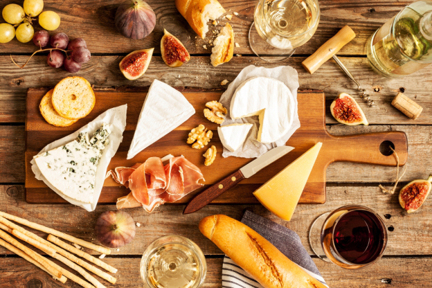 Ideias de mesas de queijos e vinhos