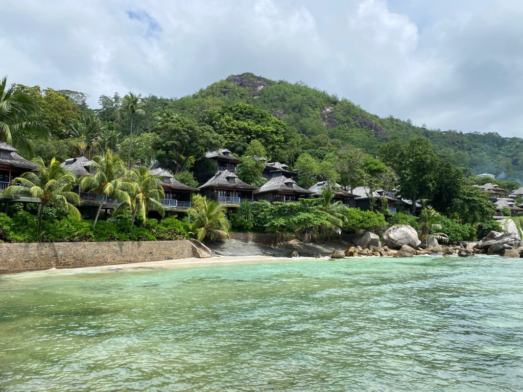 Turismo estabelece protocolo sanitário para reabertura de resorts  