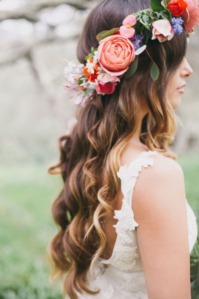 Tiara para noivas de flores mistas