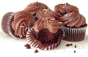 300px-Chocolate_cupcakes.jpg