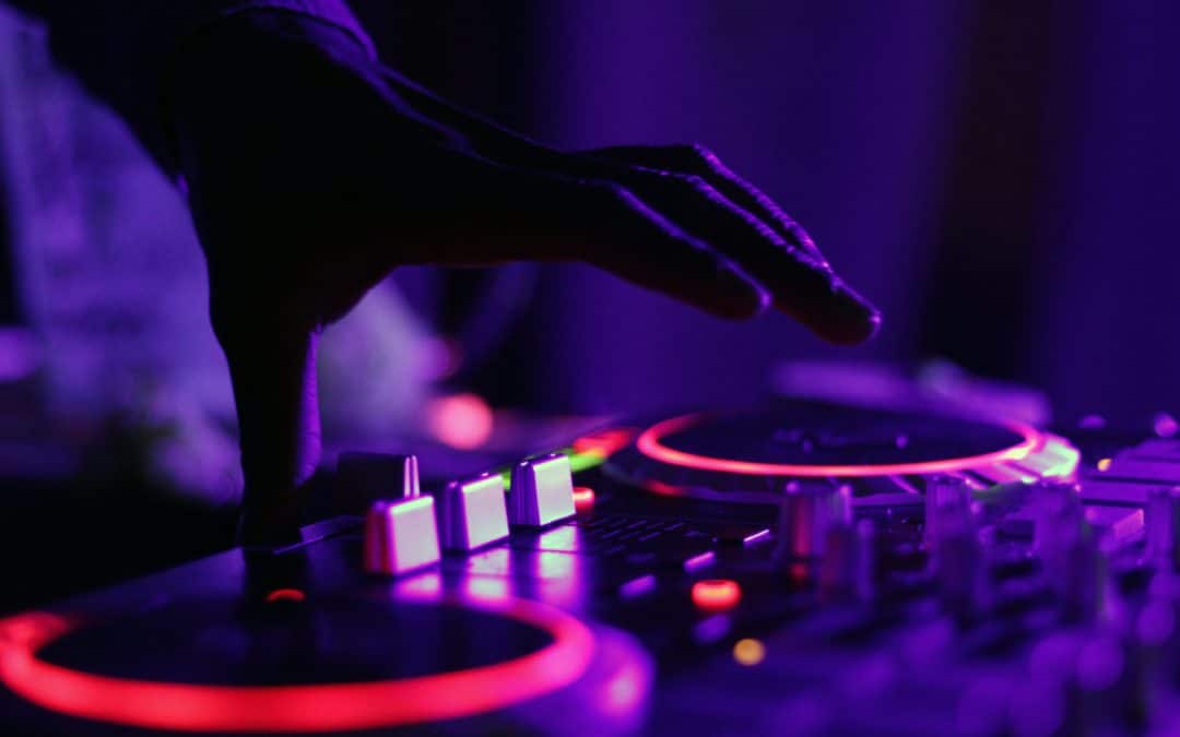9 conselhos para encontrar o melhor Curso de DJ 2024