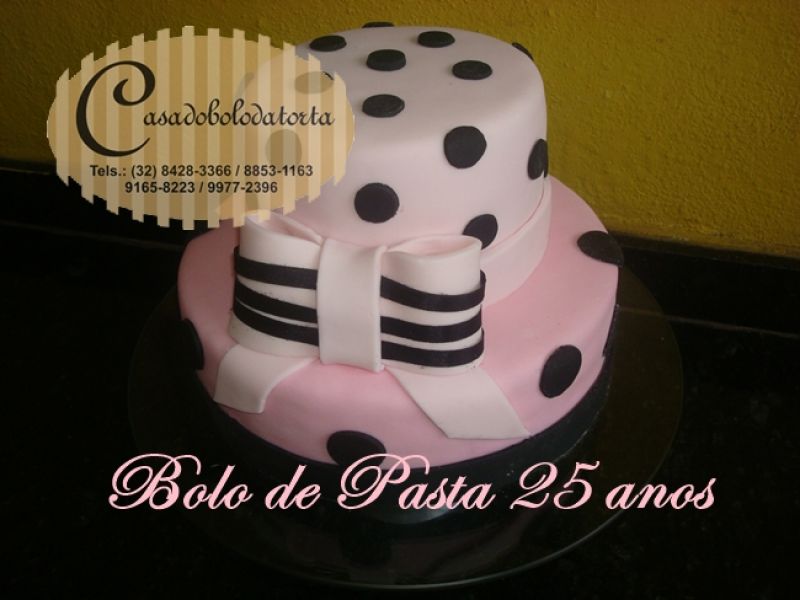 BOLO DE ANIVERSÁRIO DE 15 ANOS - CASADOBOLODATORTA - Tel: (32)8853-1163